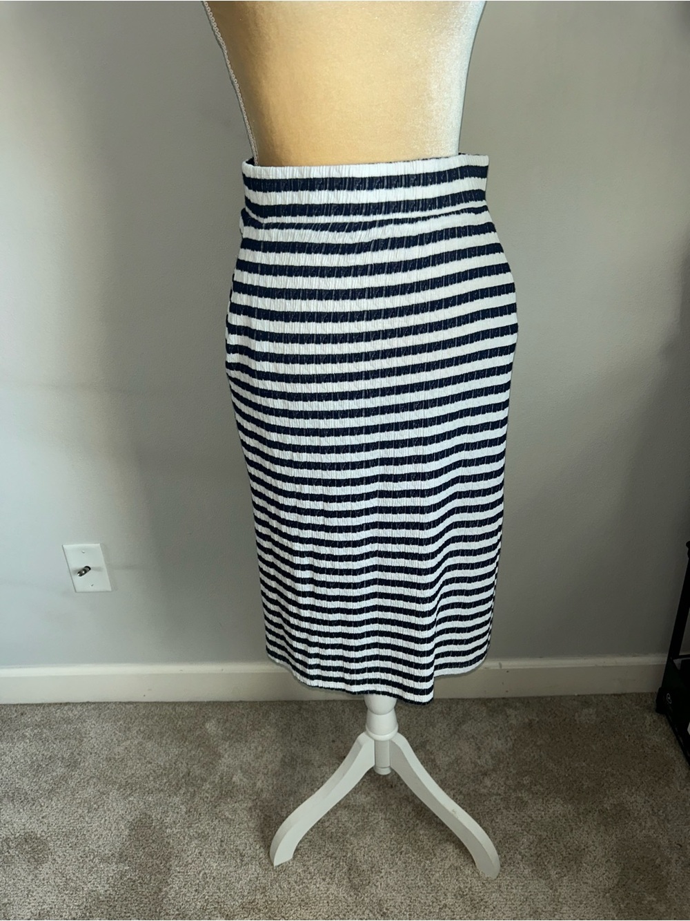 NWT La Blanca Resortwear Navy and White Striped Midi Skirt Swim Coverup Sz S